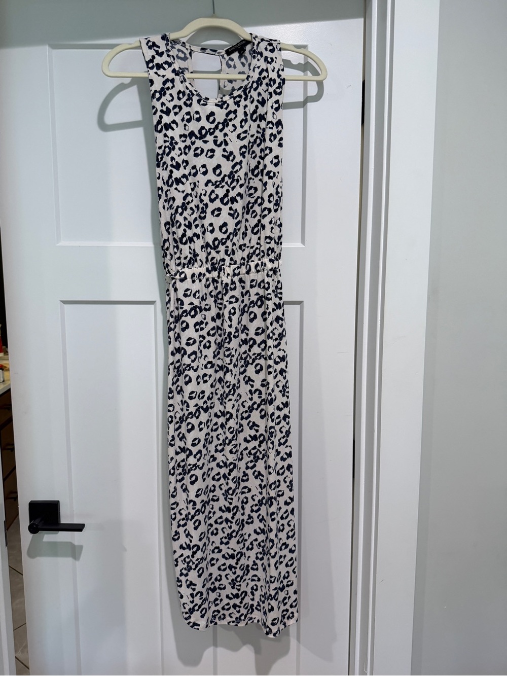 BANANA REPUBLIC Sleeveless White and Black Leopard Print Maxi Dress-Size M